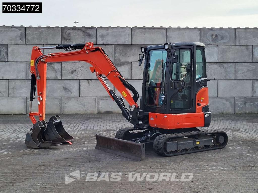 Kubota U36 -4 3 Buckets Photo 2