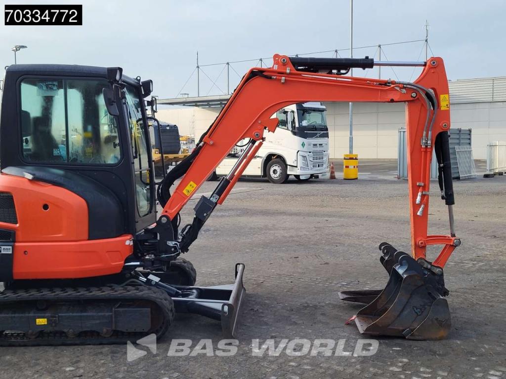 Kubota U36 -4 3 Buckets Photo 9