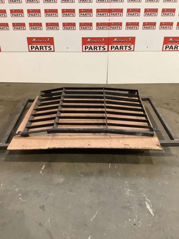 Grid for New Holland E305 Photo 2