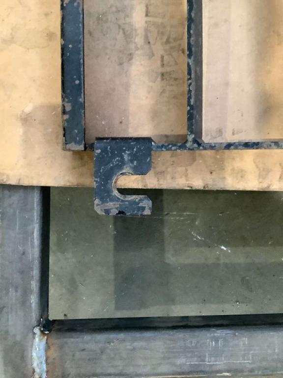 Grid for New Holland E305 Photo 3