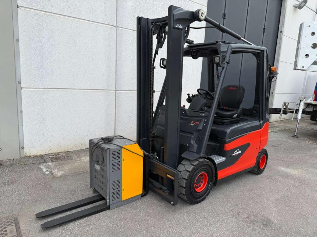 Linde E25-01 Photo 2