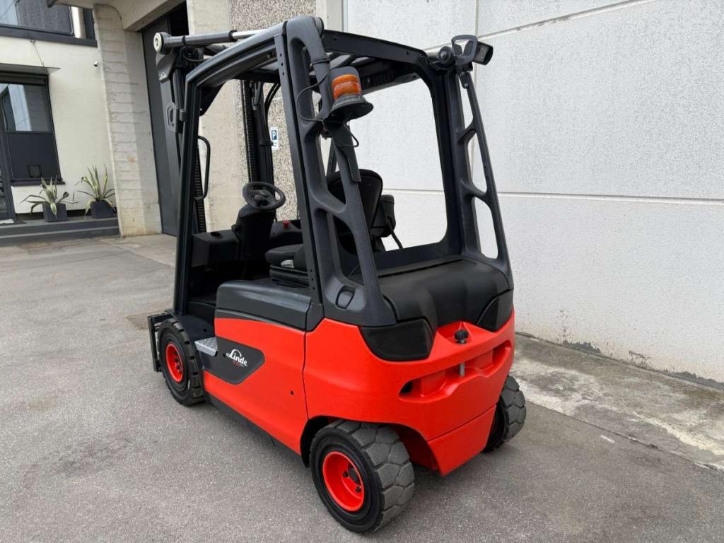 Linde E25-01 Photo 3