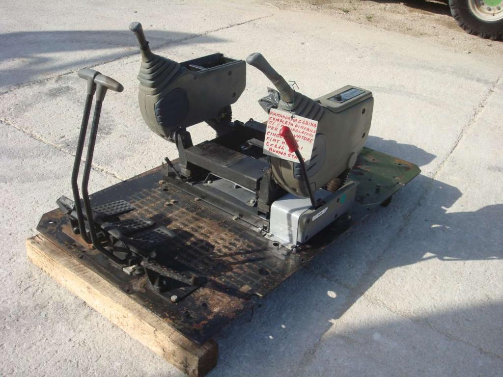 Under-cab control unit with pilot controls for Fiat Hitachi EX 215 Photo 4