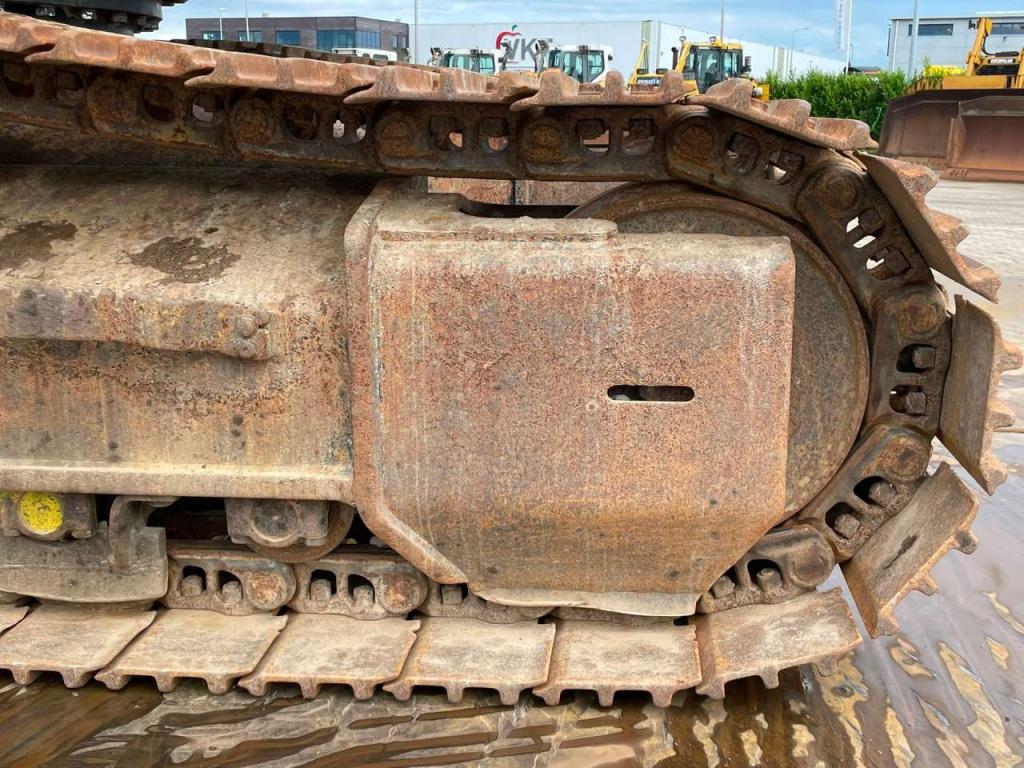 Hitachi ZX350LCN-5 Photo 15