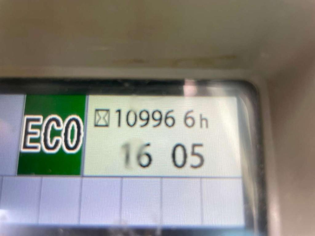 Hitachi ZX350LCN-5 Photo 24