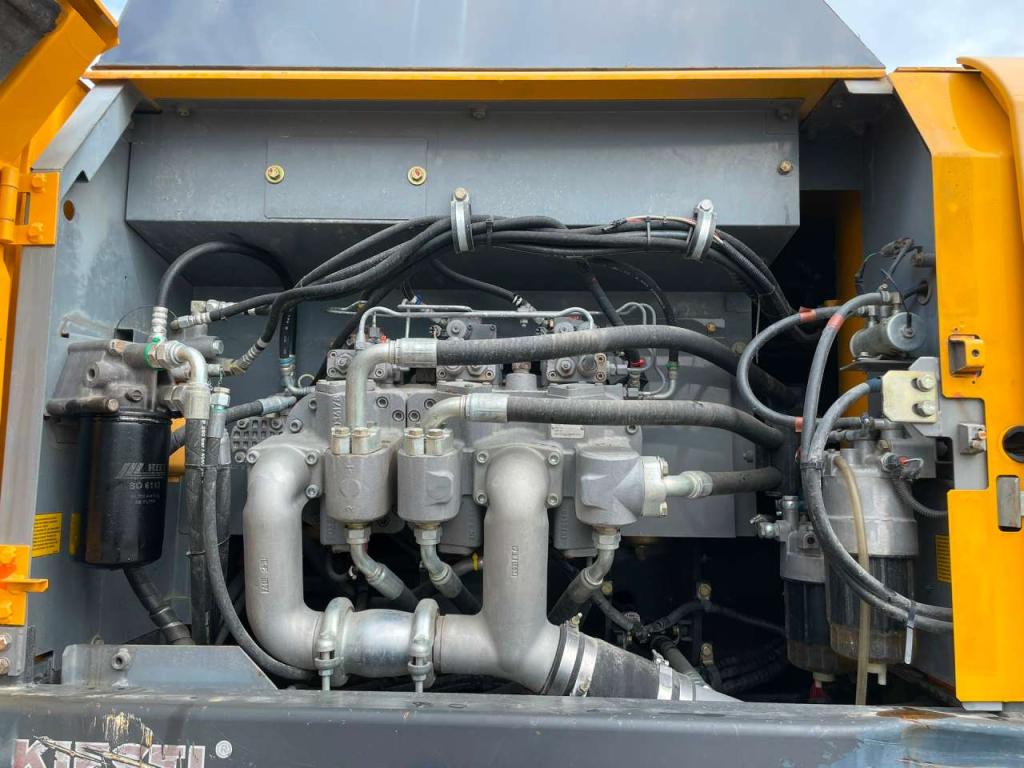 Hitachi ZX350LCN-5 Photo 25