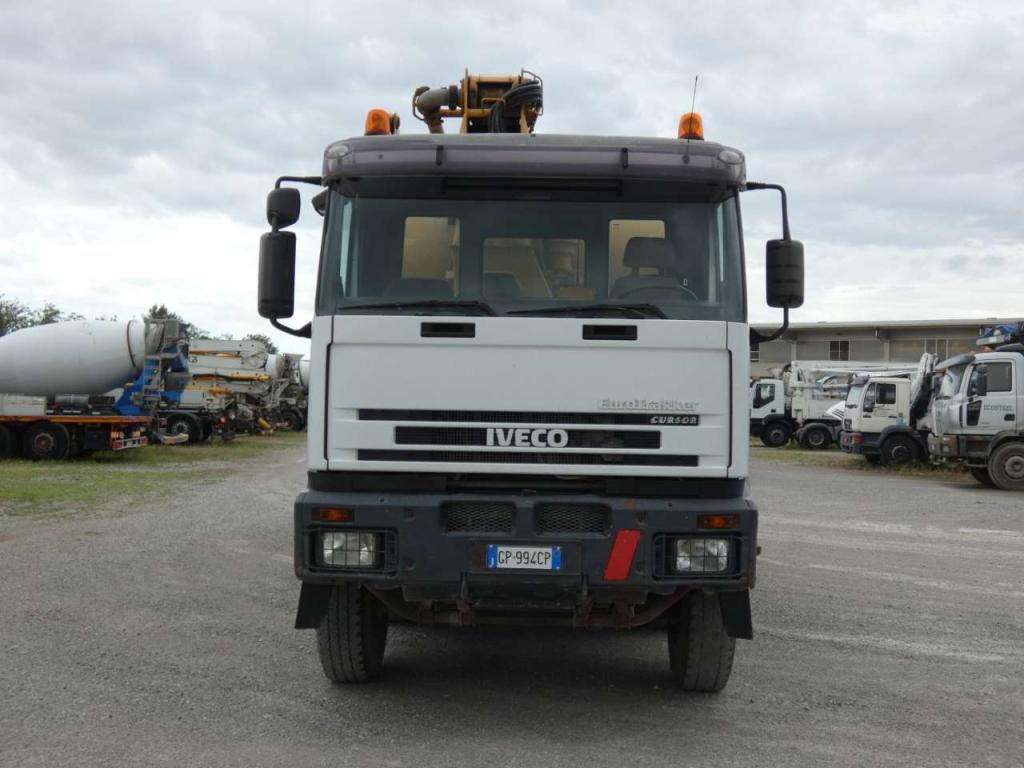Iveco EUROTRAKKER 410E44H Photo 5