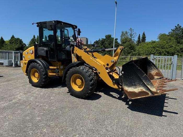 Caterpillar 908 Photo 1