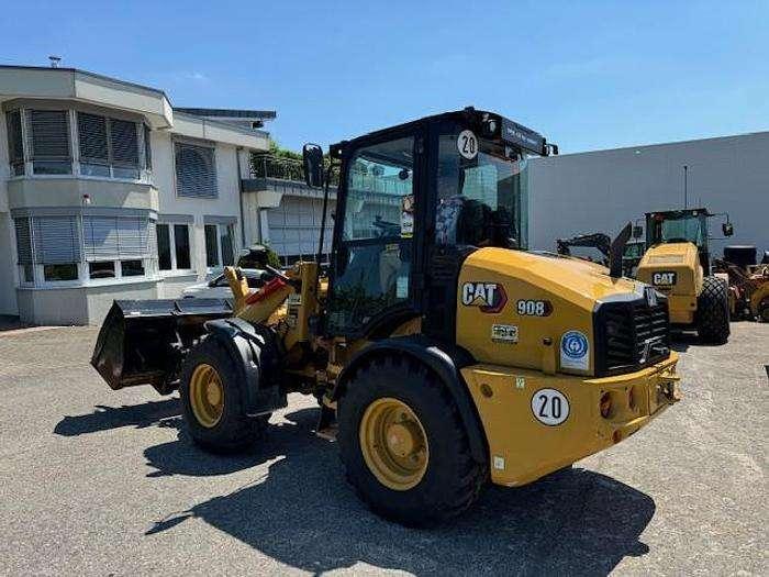 Caterpillar 908 Photo 3