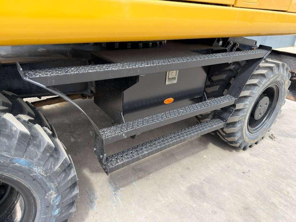 Caterpillar M318F Photo 13