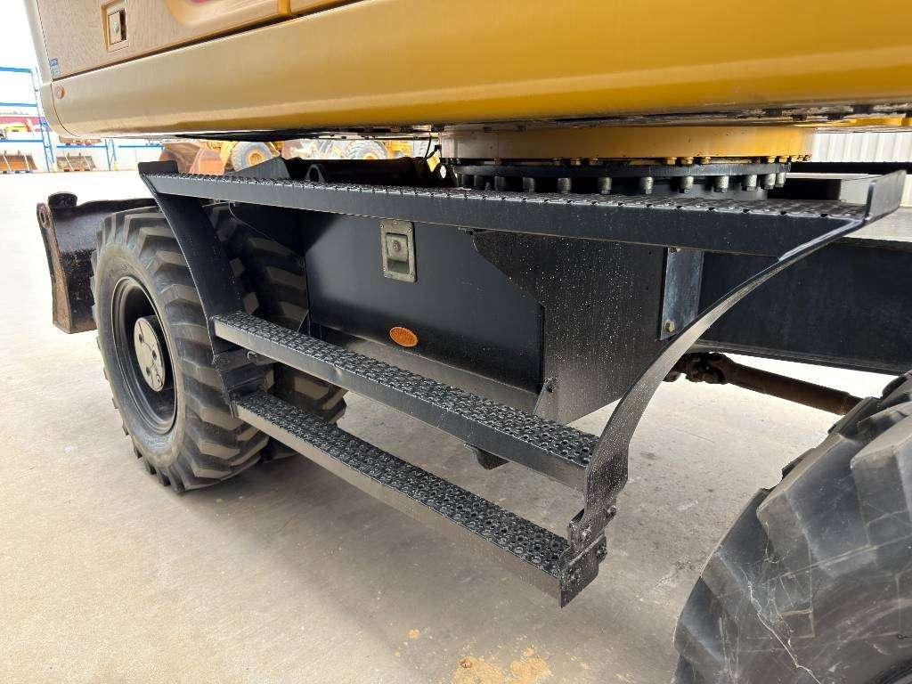 Caterpillar M318F Photo 14