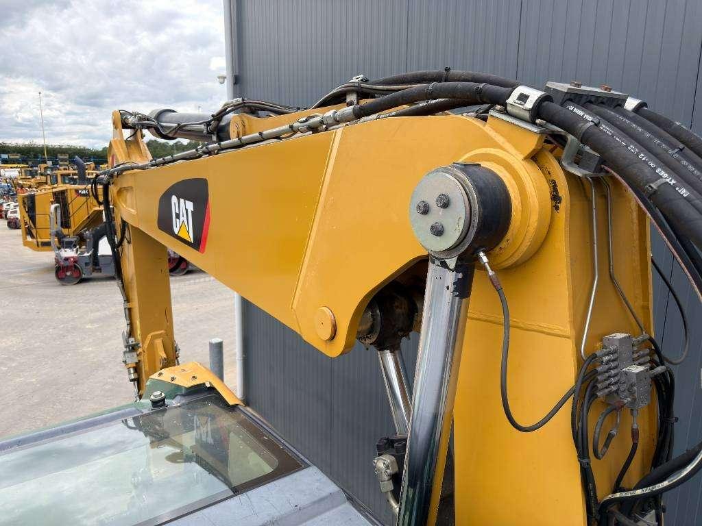 Caterpillar M318F Photo 24