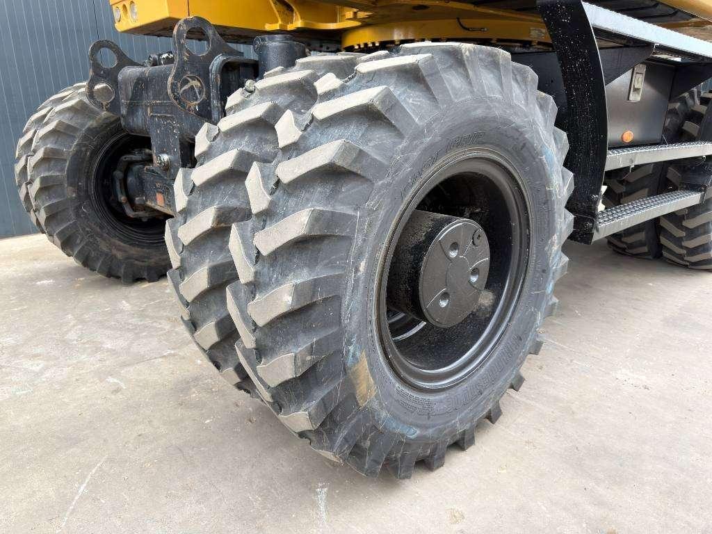 Caterpillar M318F Photo 28