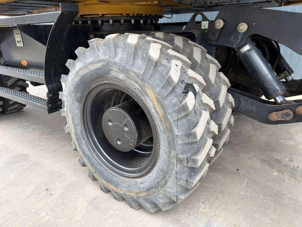 Caterpillar M318F Photo 29