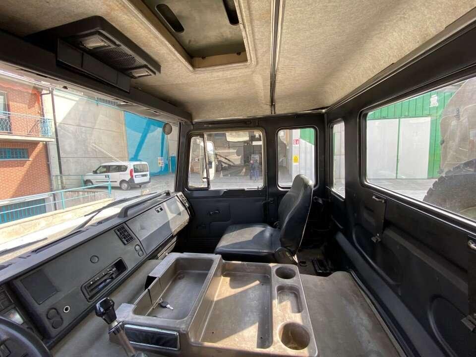 Iveco 260-35 Photo 16