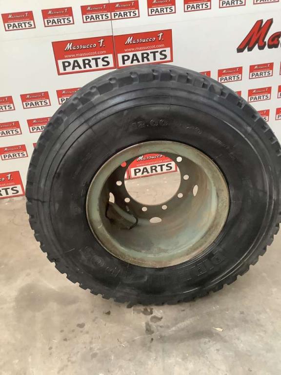Tire with rim for Iveco 260/330 F 35 Photo 4