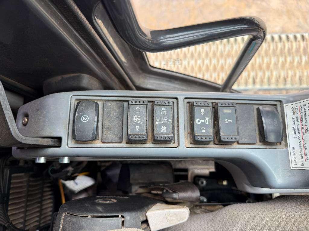 Hitachi ZX250LC-6 - Hammer Lines / Isuzu Engine Photo 15