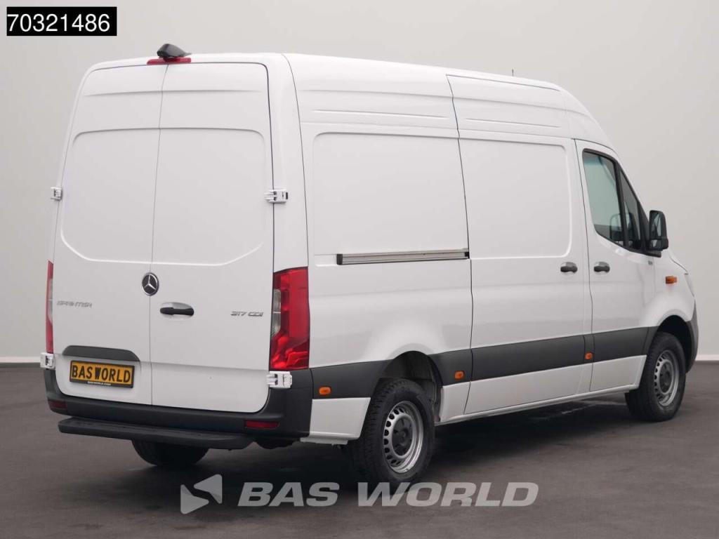 Mercedes-Benz Sprinter 317 CDI Nieuw Model Automaat 170PK L2H2 LED Navi Airco Cruise Camera Parkeersensoren 10inc Photo 2