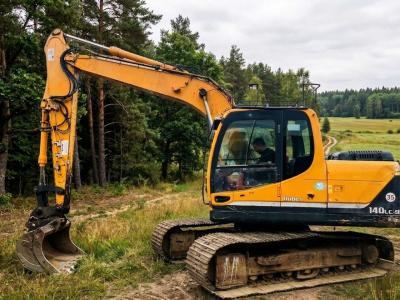 Hyundai ROBEX140LC9 sold by Omeco Spa