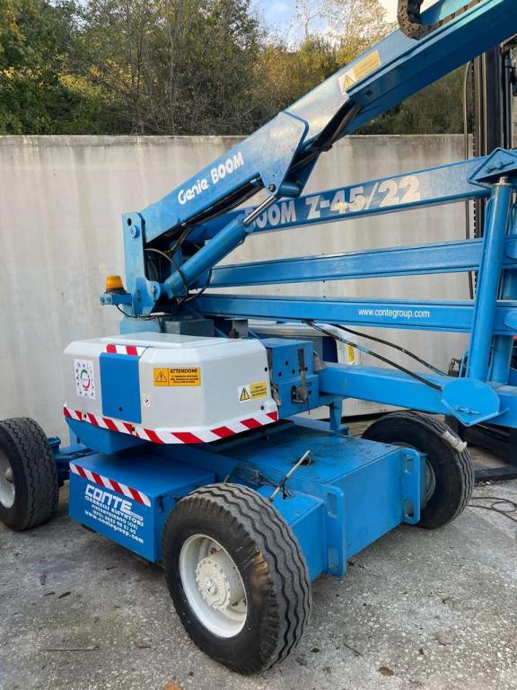 Genie Z45/22 Photo 2