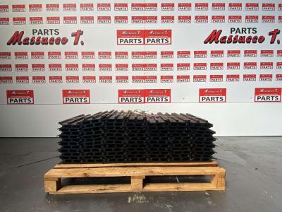Iron tracks for Hitachi ZX130-5 / ZX130-6 / ZX135 sold by Massucco T. Srl Area Ricambi
