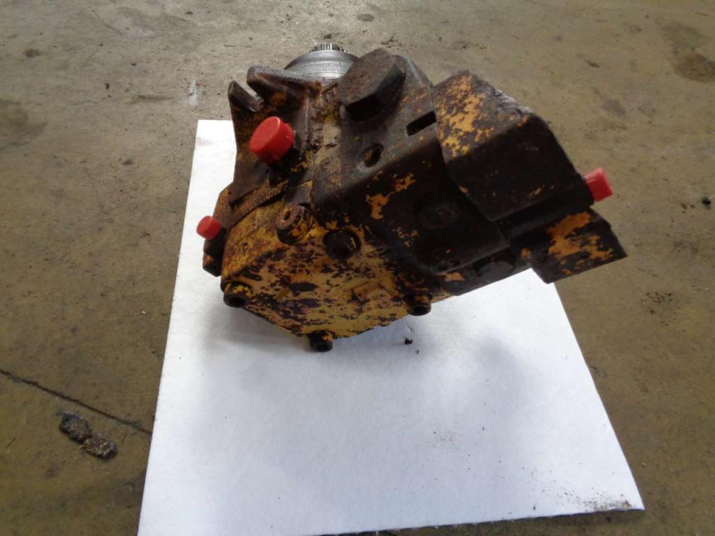 Track motor for Liebherr 912 Photo 3