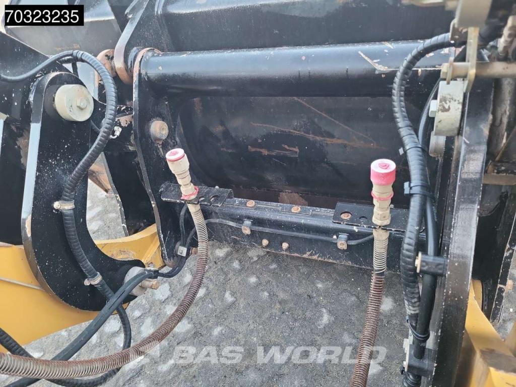 Liebherr L538 Quick Coupler Photo 14