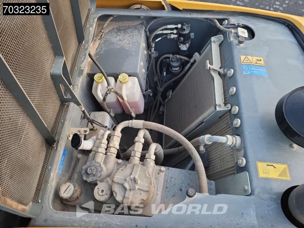 Liebherr L538 Quick Coupler Photo 23