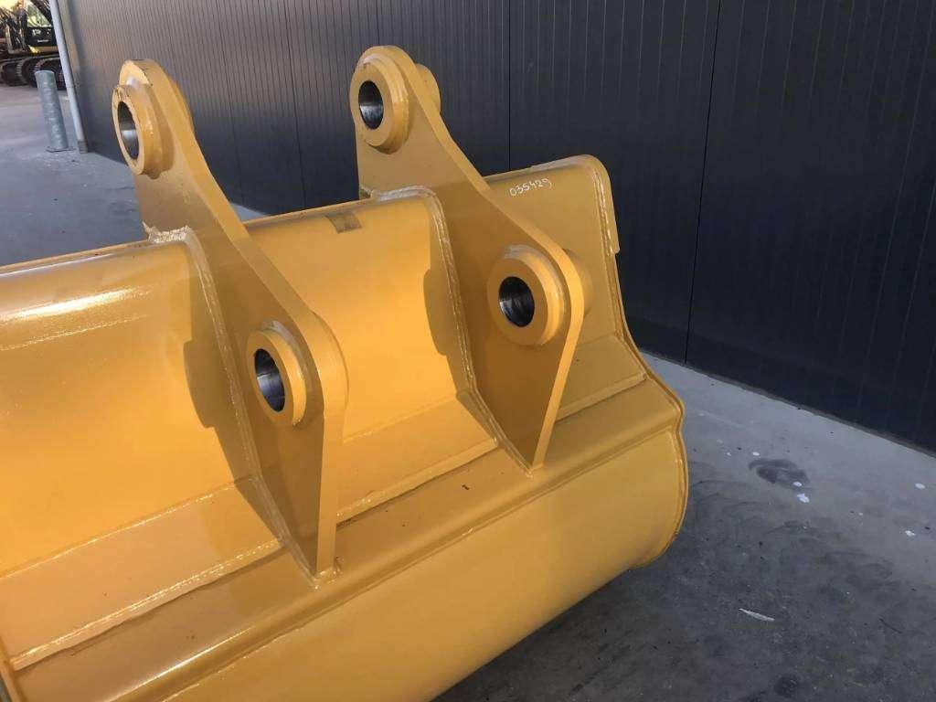 Volvo EC250 Photo 6
