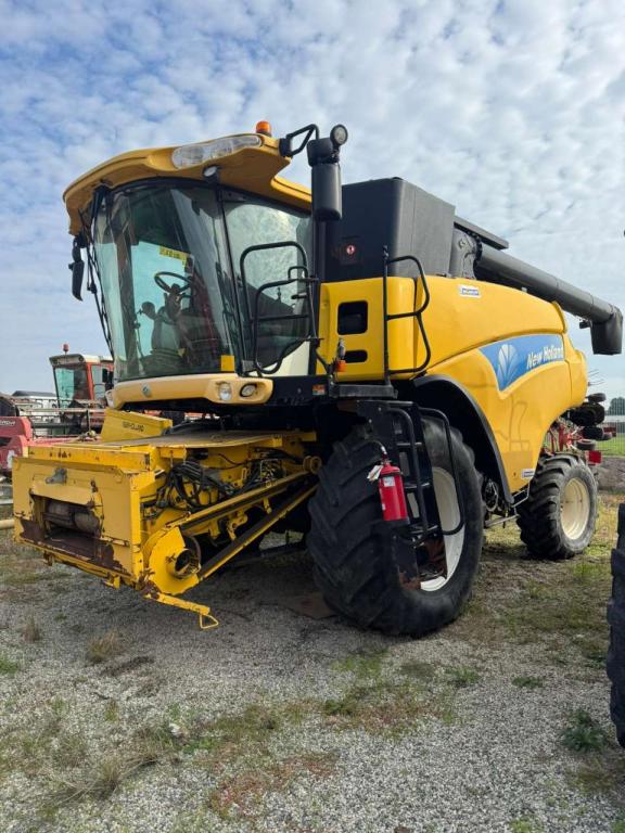 New Holland CR960 Photo 1