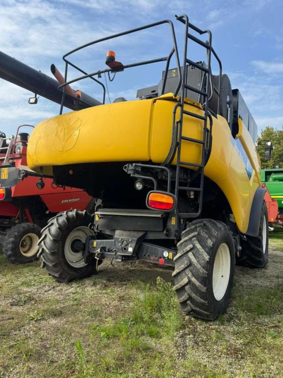 New Holland CR960 Photo 4