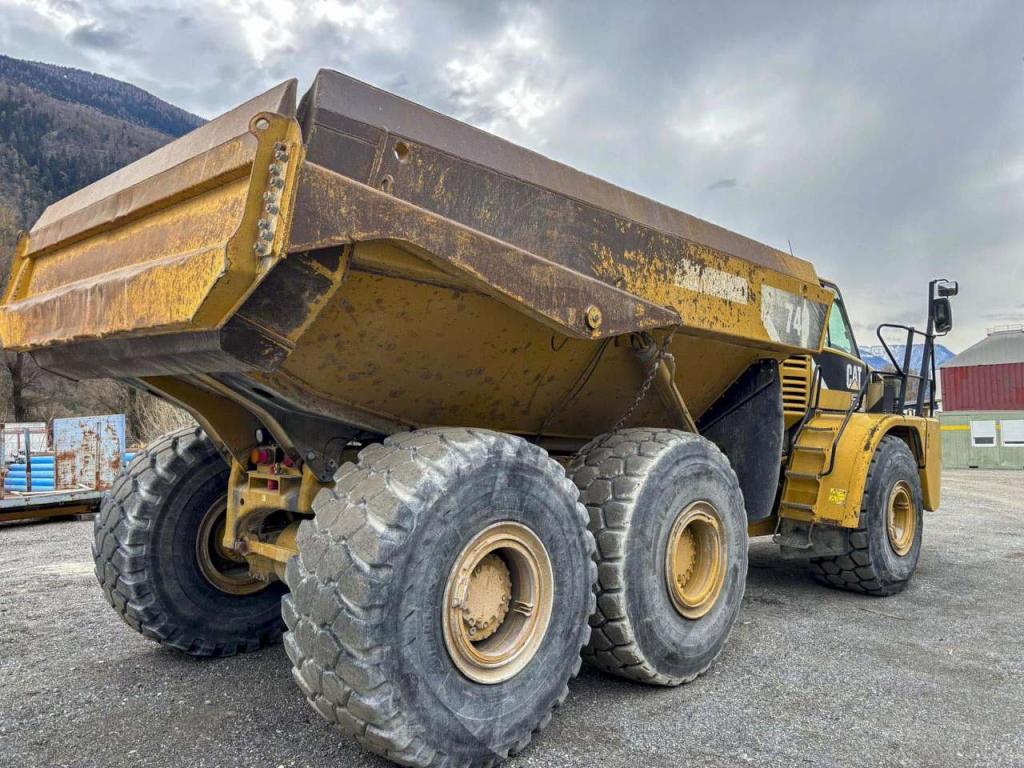 Caterpillar 740 Photo 3