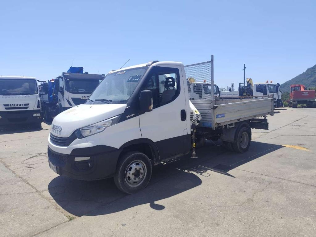 Iveco DAILY 35-120 Photo 10