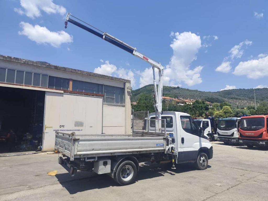 Iveco DAILY 35-120 Photo 16