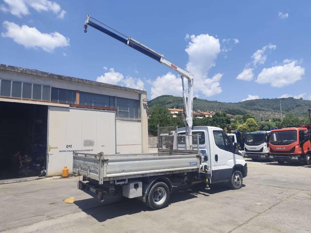 Iveco DAILY 35-120 Photo 17