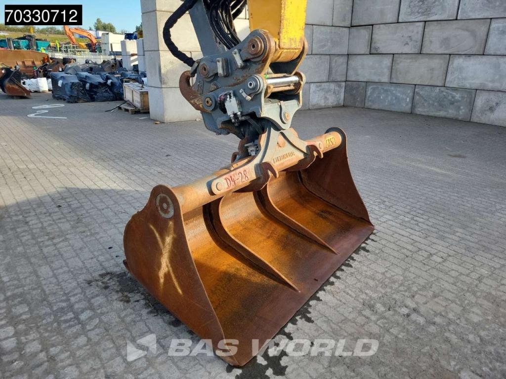 Liebherr R936 NLC Photo 11