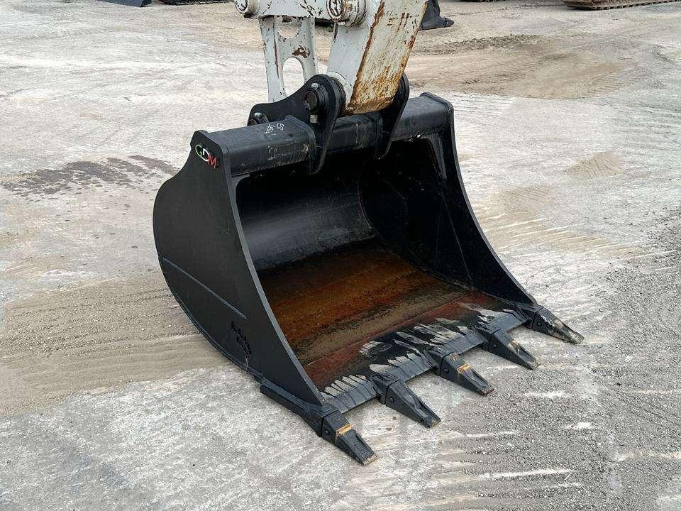 Takeuchi TB2150R Photo 16