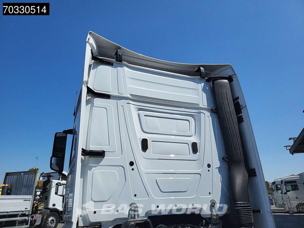 Mercedes-Benz Actros 1851 4X2 BigSpace 2xTanks Photo 12