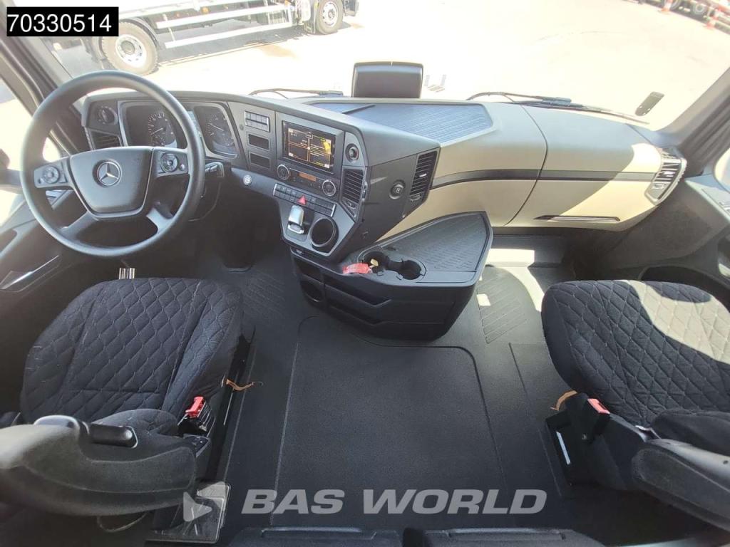 Mercedes-Benz Actros 1851 4X2 BigSpace 2xTanks Photo 19