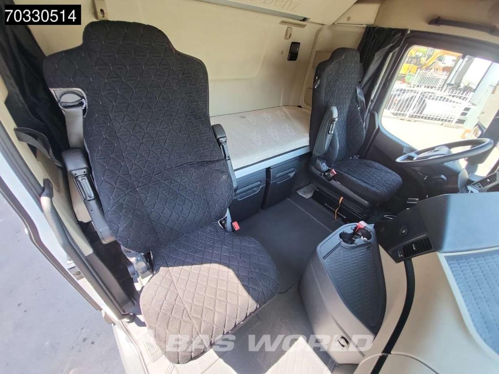 Mercedes-Benz Actros 1851 4X2 BigSpace 2xTanks Photo 29