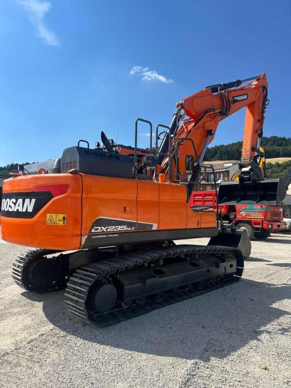 Doosan DX235NLC Photo 3