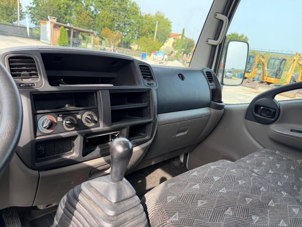 Nissan CABSTAR 35.11 Photo 8