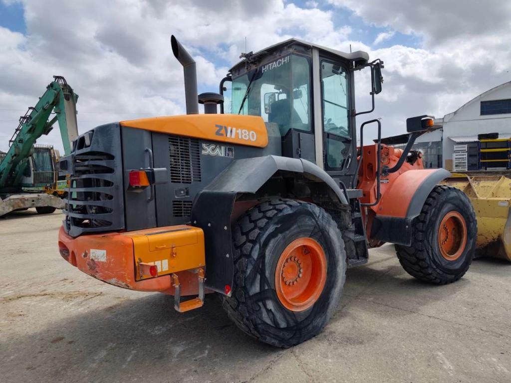 Hitachi ZW180 Photo 11