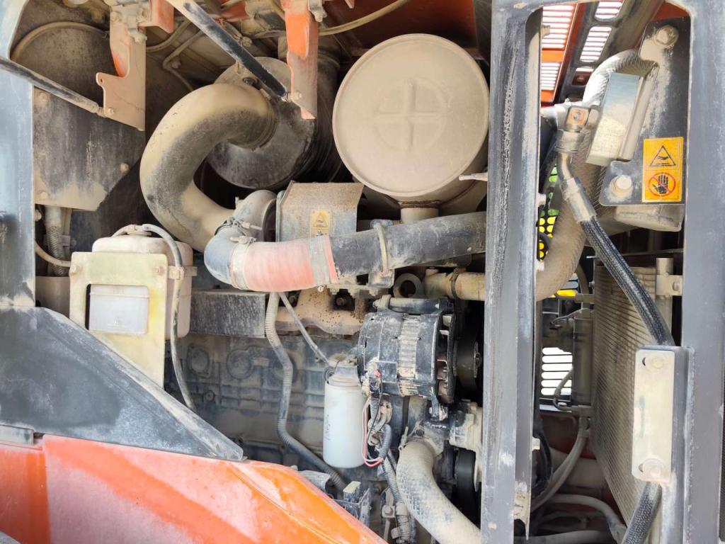 Hitachi ZW180 Photo 13