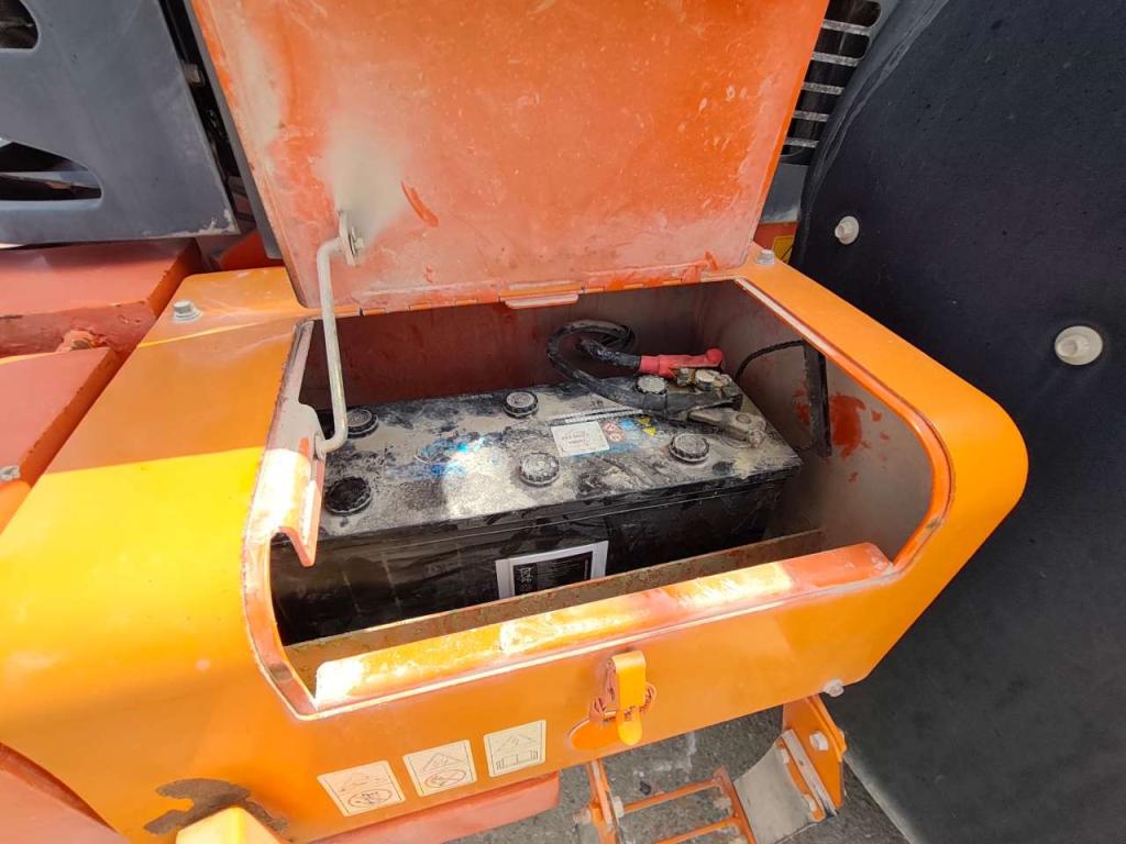 Hitachi ZW180 Photo 15