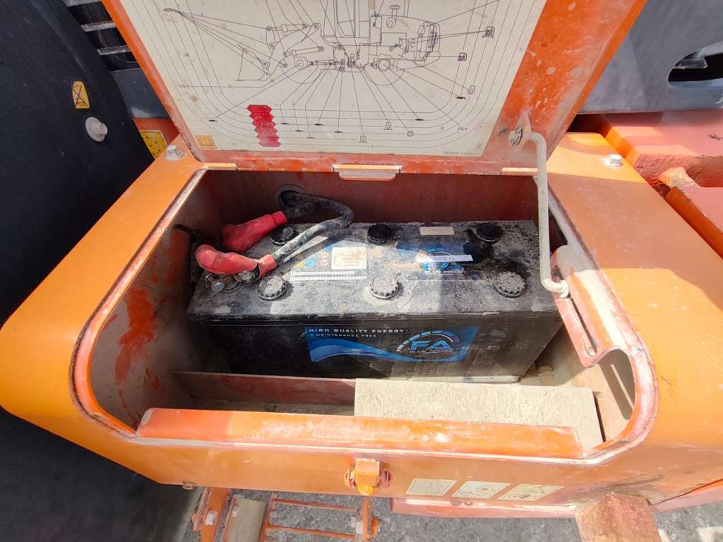 Hitachi ZW180 Photo 16