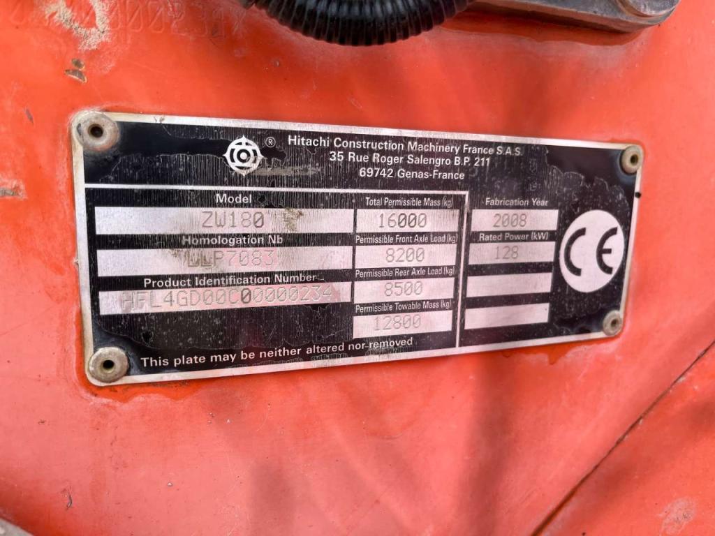 Hitachi ZW180 Photo 5