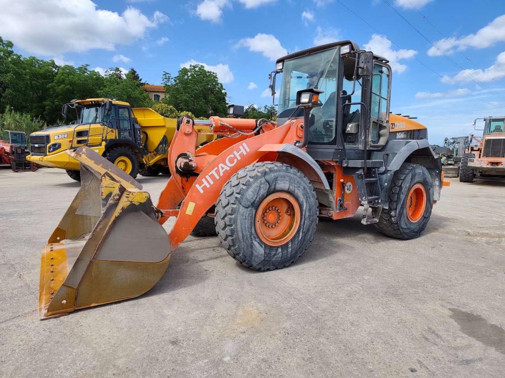 Hitachi ZW180 Photo 9