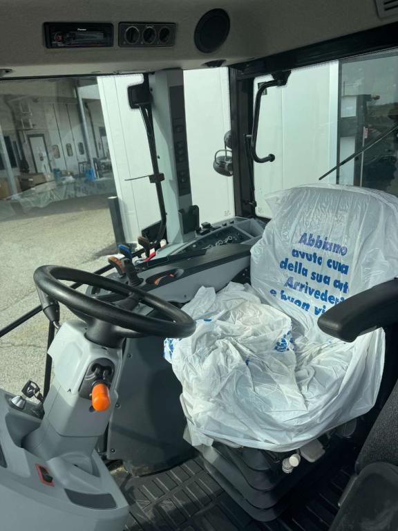 Valtra G115 Photo 2