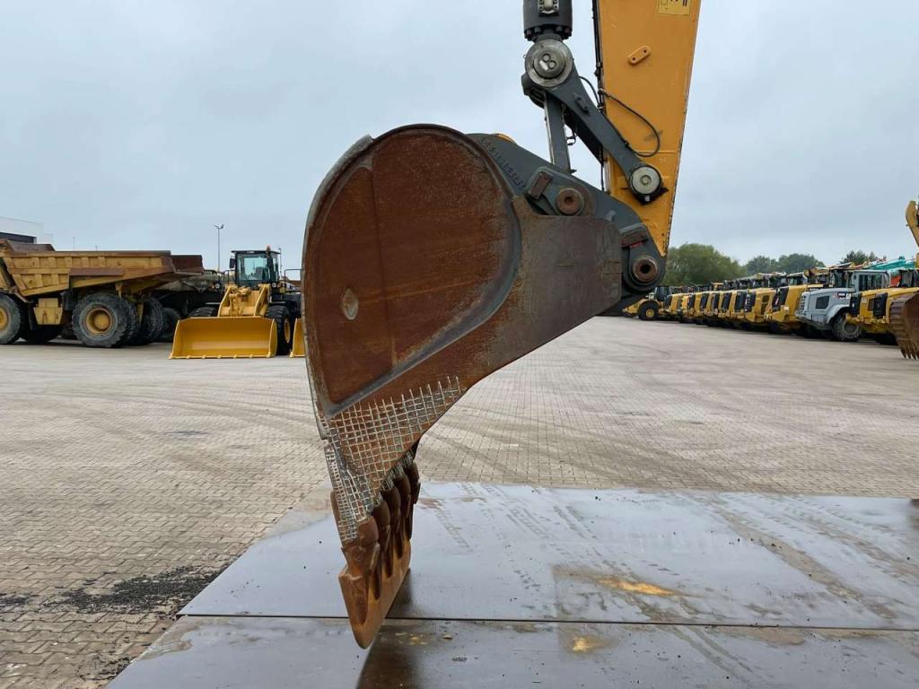 Liebherr R934LC Photo 9